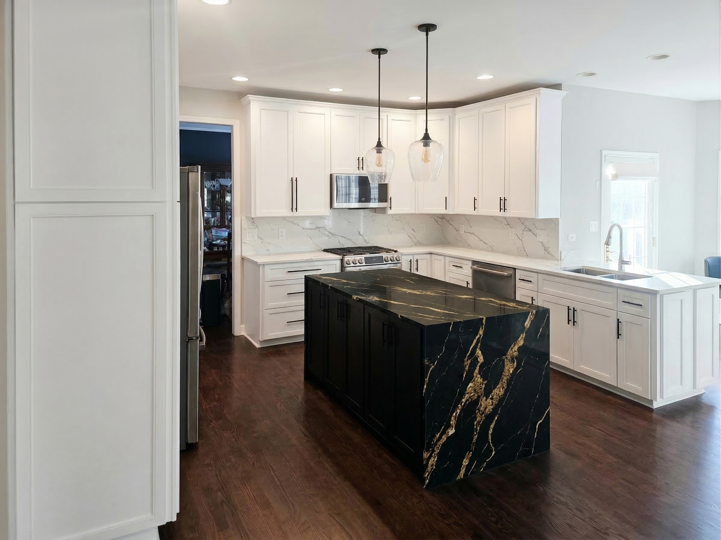 White Shaker, Marble Waterfall Island
